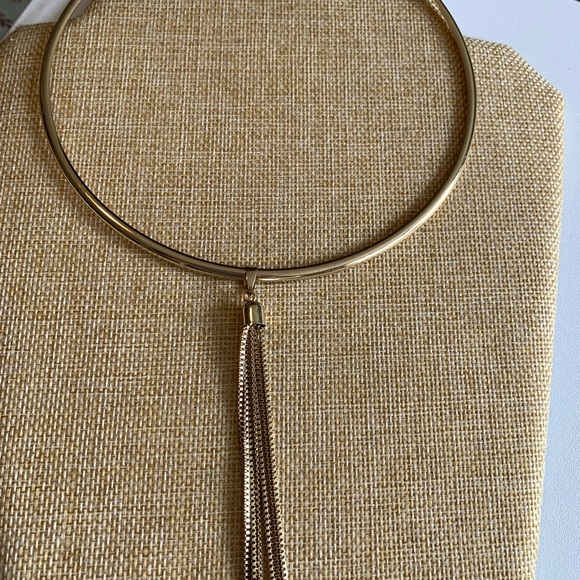 Super long tassel choker. Real Housewives vibe. Gold tone. Good condition. - Picture 5 of 9